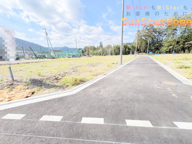 【サンスターホーム】青梅市畑中2丁目　建築条件無し売地R区画の前面道路含む現地写真