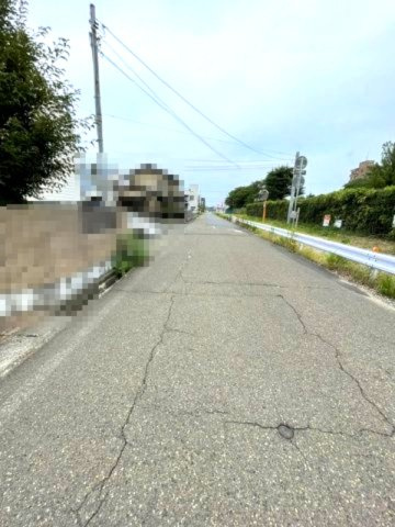 敦賀市野神中古戸建の前面道路含む現地写真