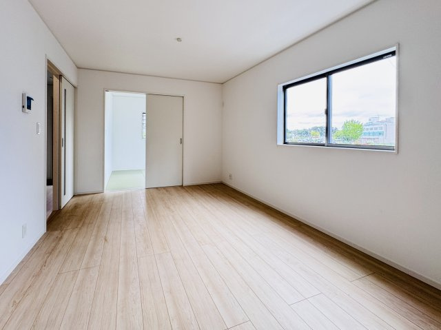 松戸市六実５丁目新築戸建（六実第12）の居間・リビング|15.7帖リビングダイニングキッチン