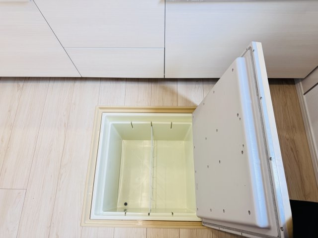 松戸市六実５丁目新築戸建（六実第12）のキッチン|キッチン床下収納