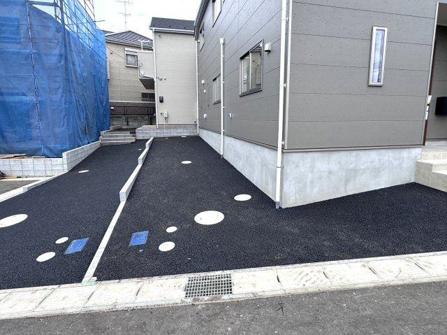 松戸市六実５丁目新築戸建（六実第12）の駐車場|4号棟駐車スペース・縦列2台駐車可