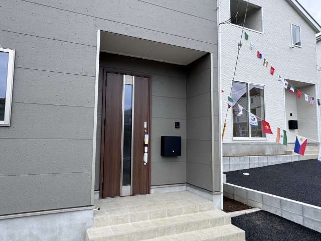松戸市六実５丁目新築戸建（六実第12）の玄関|エントランス