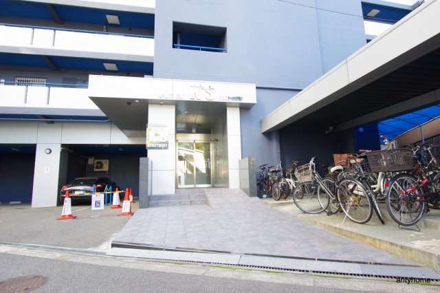 アパートメントK's福島　仲介手数料無料のエントランス