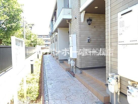市川市妙典３丁目のアパートのロビー