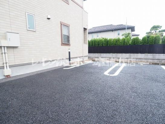 市川市妙典３丁目のアパートの駐車場