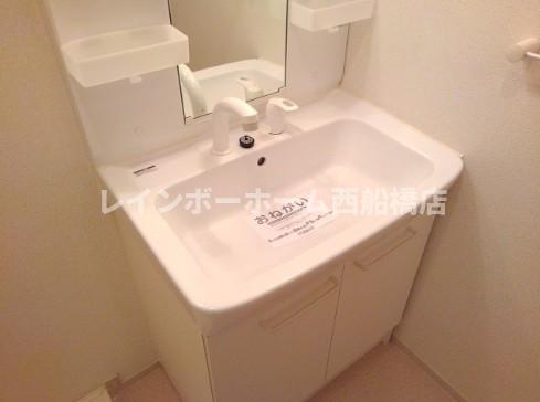 市川市妙典３丁目のアパートの洗面所