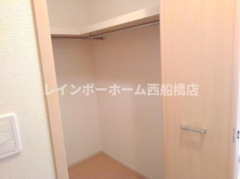 市川市妙典３丁目のアパートの収納