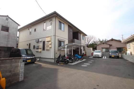 オーキッドの駐車場