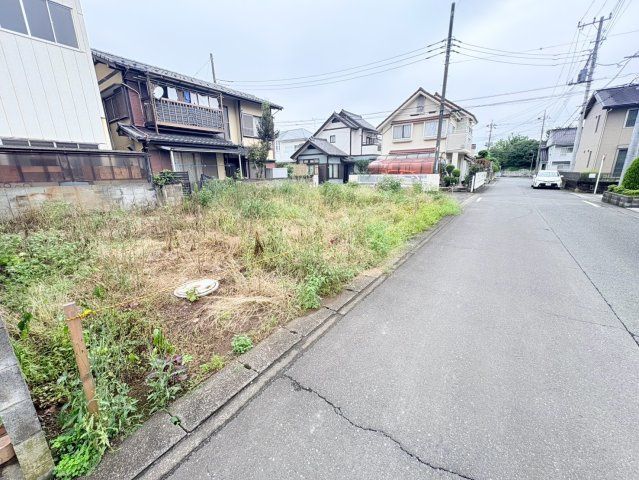 坂戸市三光町　建築条件なし売地　東武東上線『坂戸駅』徒歩12分　【浅羽野小学区】の前面道路含む現地写真