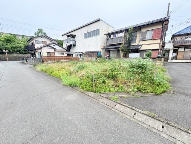 坂戸市三光町　建築条件なし売地　東武東上線『坂戸駅』徒歩12分　【浅羽野小学区】の前面道路含む現地写真