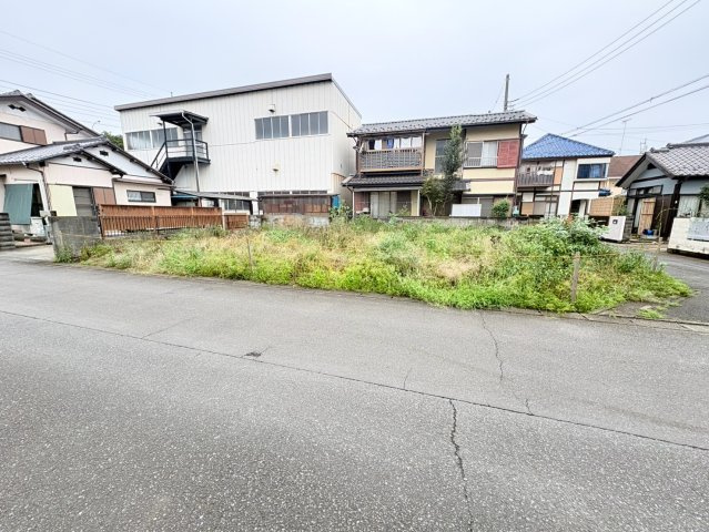 坂戸市三光町　建築条件なし売地　東武東上線『坂戸駅』徒歩12分　【浅羽野小学区】の前面道路含む現地写真