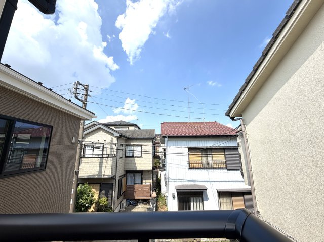 越谷市下間久里いろどりアイタウン２号棟　新築戸建の展望|前方に遮るものがなく抜けた眺望。心地よい空と風を感じられる特別な場所です。