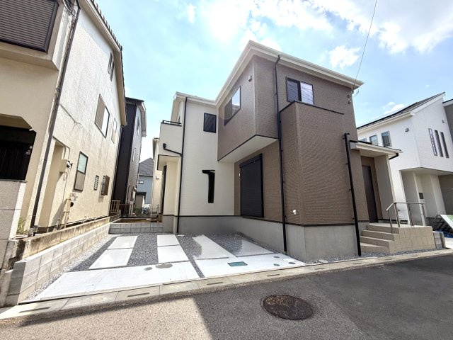 越谷市下間久里いろどりアイタウン２号棟　新築戸建