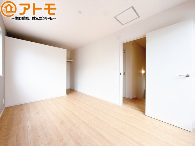 【寝室】 | 駿河区東新田二丁目11期　新築戸建　全1棟 | 収納スペースもしっかり確保したお部屋は、収納家具の数も減らせるのでお部屋を広く使えます！