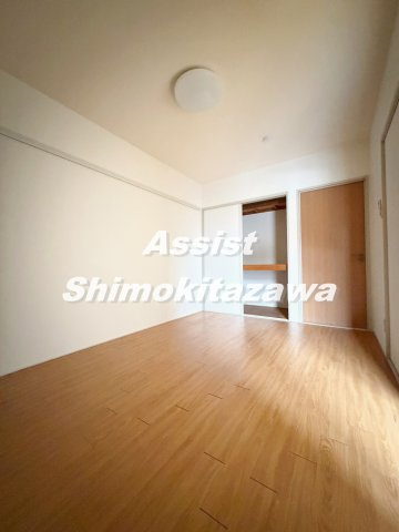 オモニアの寝室