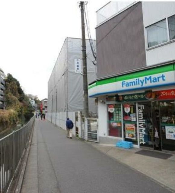 Ｂｅｒｒｙ　Ｈｉｌｌ　生田のその他|ファミリーマート生田駅東店