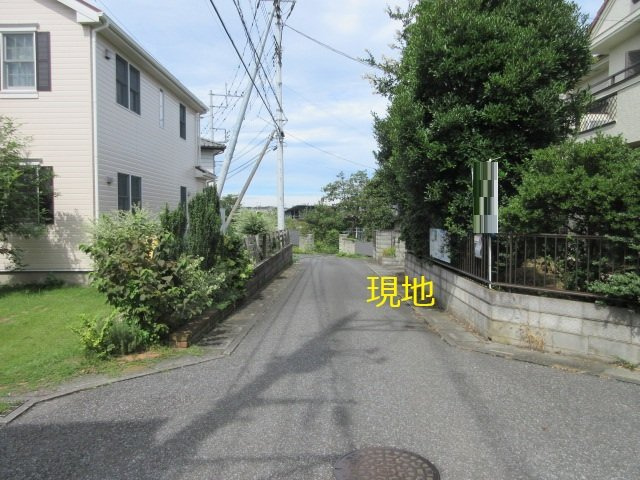 中古戸建　東松山市東平1280-3（リフォーム住宅）の前面道路含む現地写真