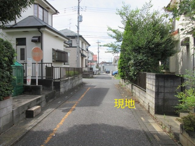 中古戸建　東松山市東平1280-3（リフォーム住宅）の前面道路含む現地写真