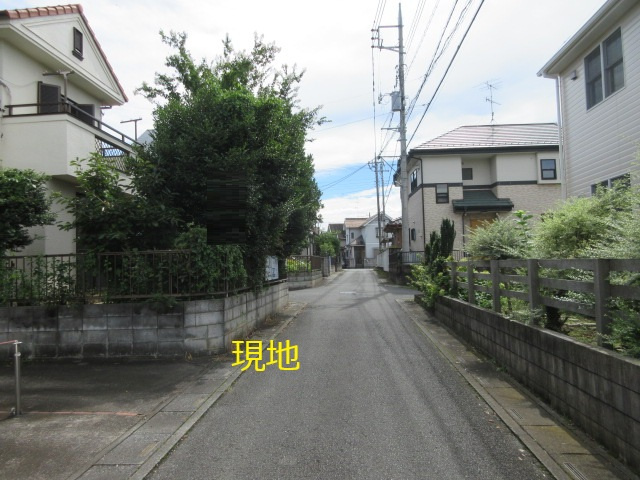 中古戸建　東松山市東平1280-3（リフォーム住宅）の前面道路含む現地写真