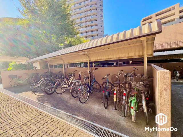 コンセール藤ヶ丘の駐輪場