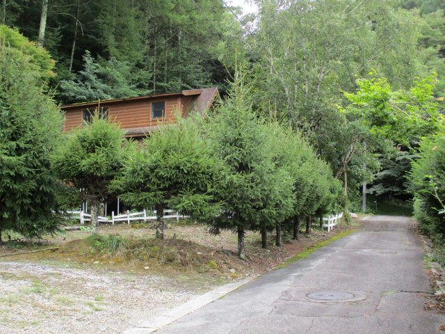諏訪市大字上諏訪尾玉町　ログハウス中古住宅の外観|北側