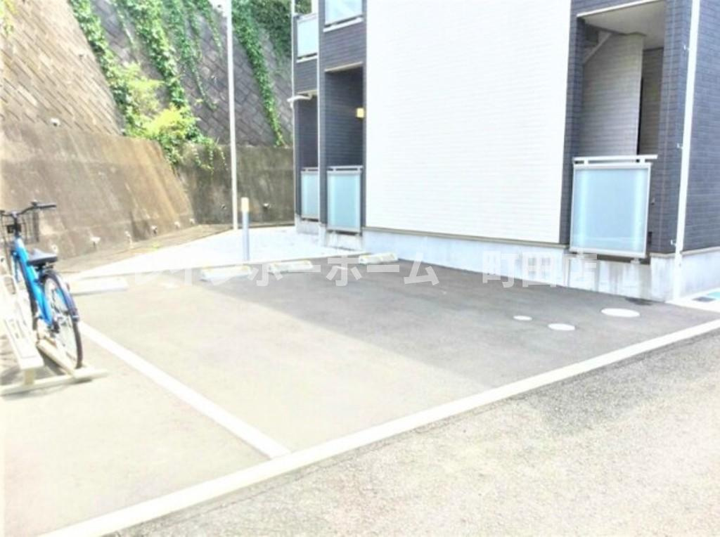 リブリ・ソレイユ海老名※初期費用分割後払いサービス利用可能物件の駐車場