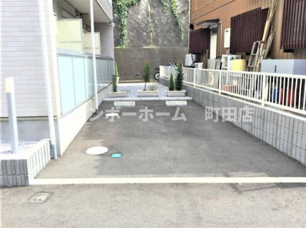 リブリ・ソレイユ海老名※初期費用分割後払いサービス利用可能物件の駐車場