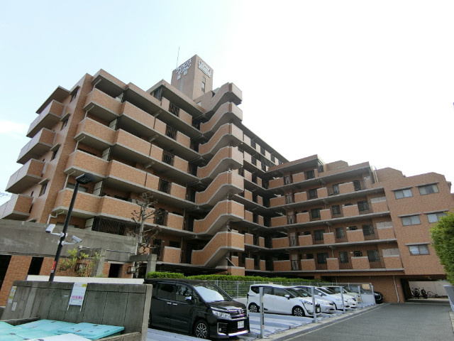 神戸市須磨区青葉町１丁目の賃貸マンションの外観