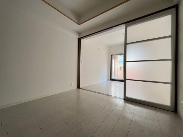 コンソラーレ同心の洋室