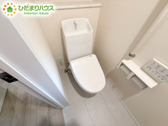 上尾市東今泉6番　新築戸建　ハートフルAのトイレ