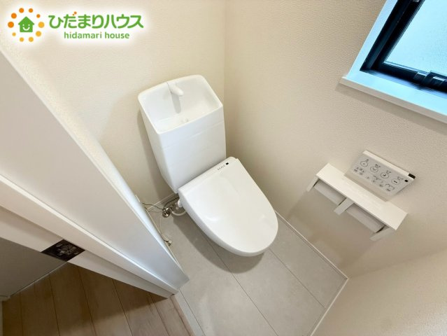 上尾市東今泉6番　新築戸建　ハートフルAのトイレ