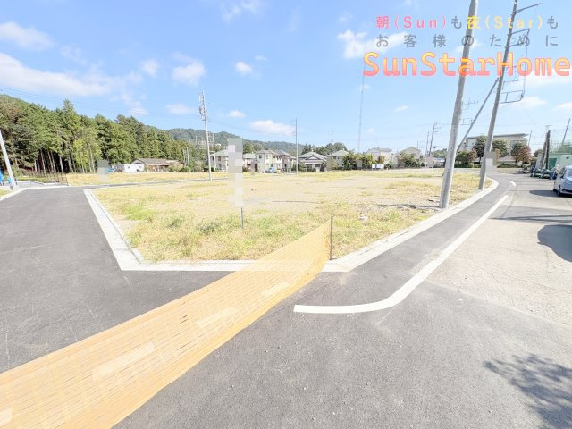 【サンスターホーム】青梅市畑中2丁目　建築条件無し売地U区画の前面道路含む現地写真