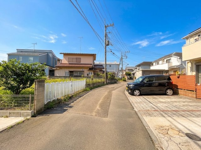 あきる野市瀬戸岡　売地　67坪！の前面道路含む現地写真