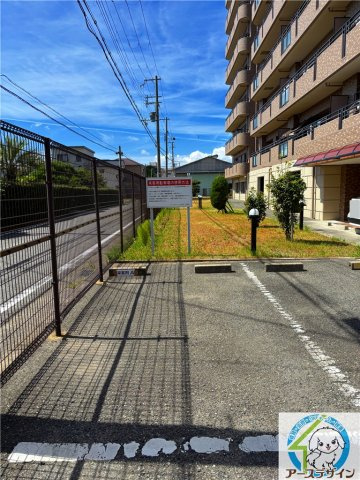 ライオンズマンション明石田町の駐車場