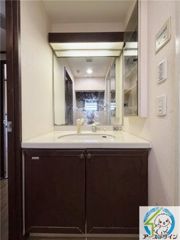 ライオンズマンション明石田町の独立洗面台
