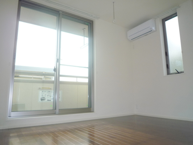 エテルナ千住大橋の洋室|★角部屋★２面採光★