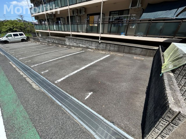 フォレスタ南貴望ケ丘の駐車場