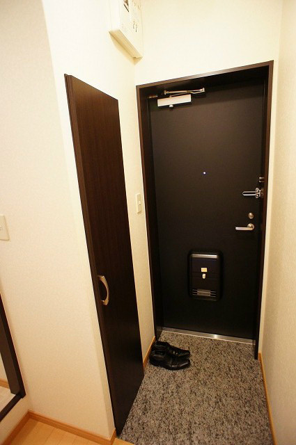 アンプルールクラージュルヴニールの玄関