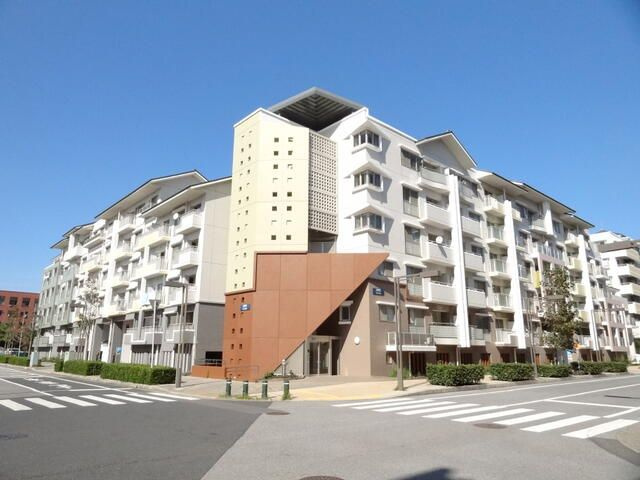 パティオス１３番街の外観