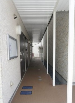 船橋市前原東１丁目のアパートのロビー
