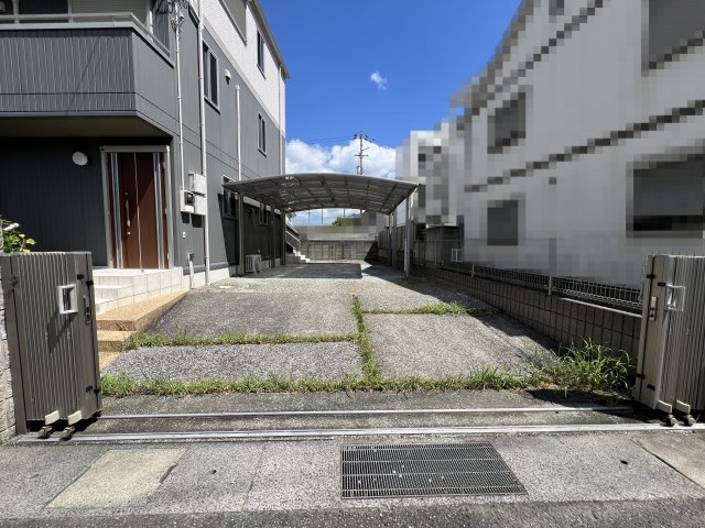 【駐車場】 | 高知市百石町 | 車種によりますが、３台～4台可
