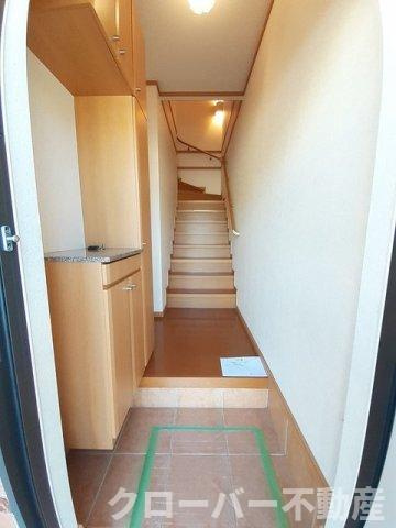 キートス・コティＡの玄関