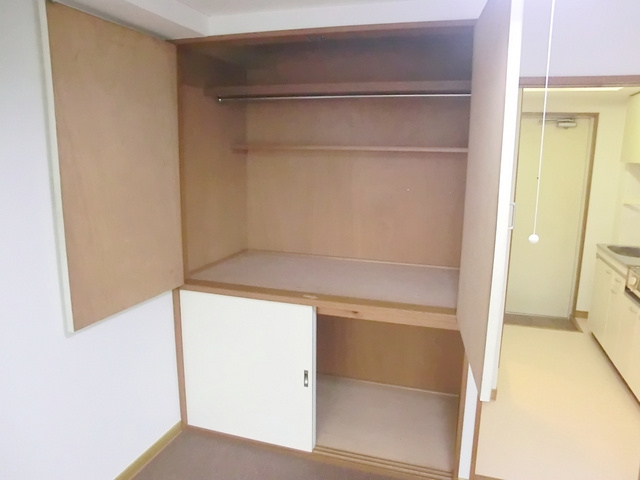 日の出ハイツの収納|便利なクローゼットです。
