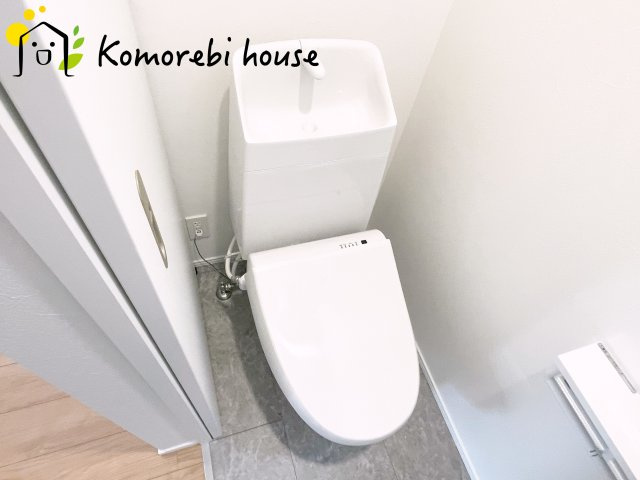 プラザ034Ⅱ④1　新築一戸建て　01のトイレ|清潔感のあるトイレです