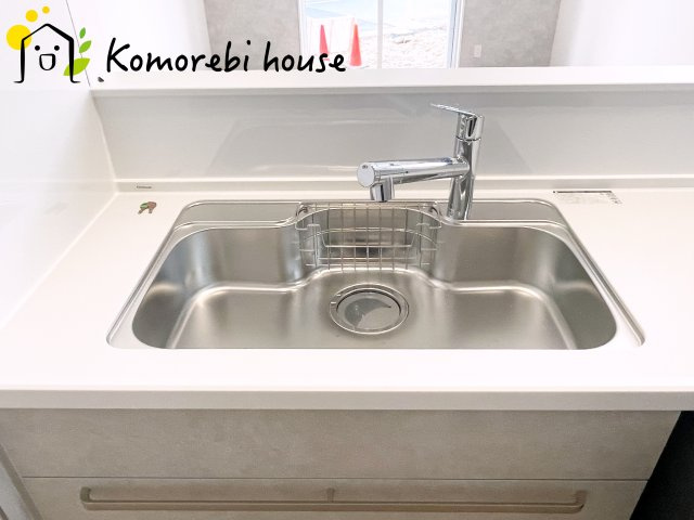 プラザ034Ⅱ④1　新築一戸建て　01のキッチン|きれいなキッチンです