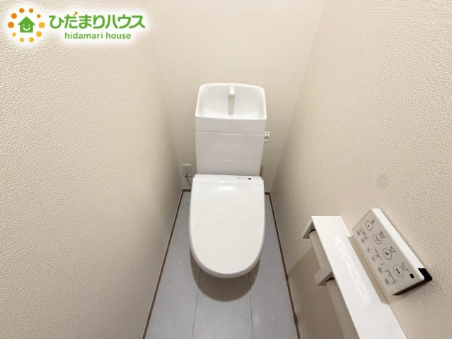 上尾市東今泉6番　新築戸建　ハートフルCのトイレ
