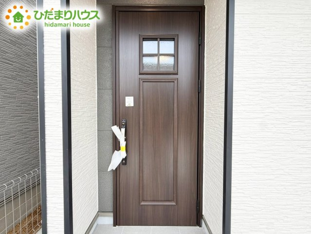 上尾市東今泉6番　新築戸建　ハートフルCの玄関