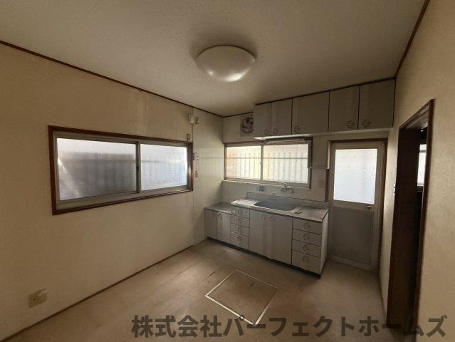 星丘2丁目戸建のキッチン|ダイニングキッチンです