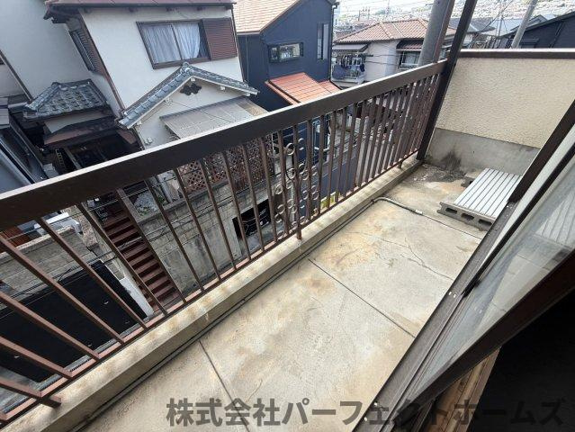 星丘2丁目戸建のバルコニー|お洗濯にも便利なバルコニー付き