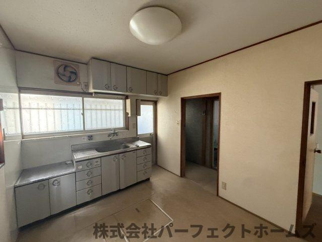 星丘2丁目戸建の駐車場